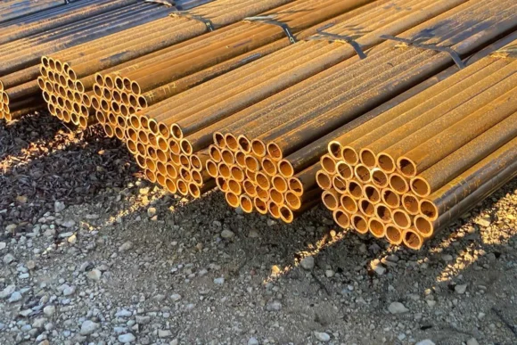 Hollow Pipes 1900x1268